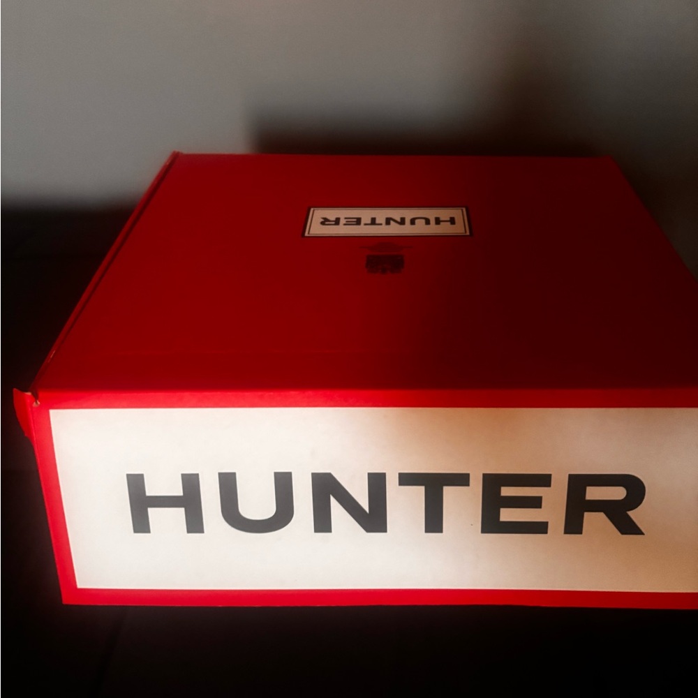 Hunter Bold Red Packaging
